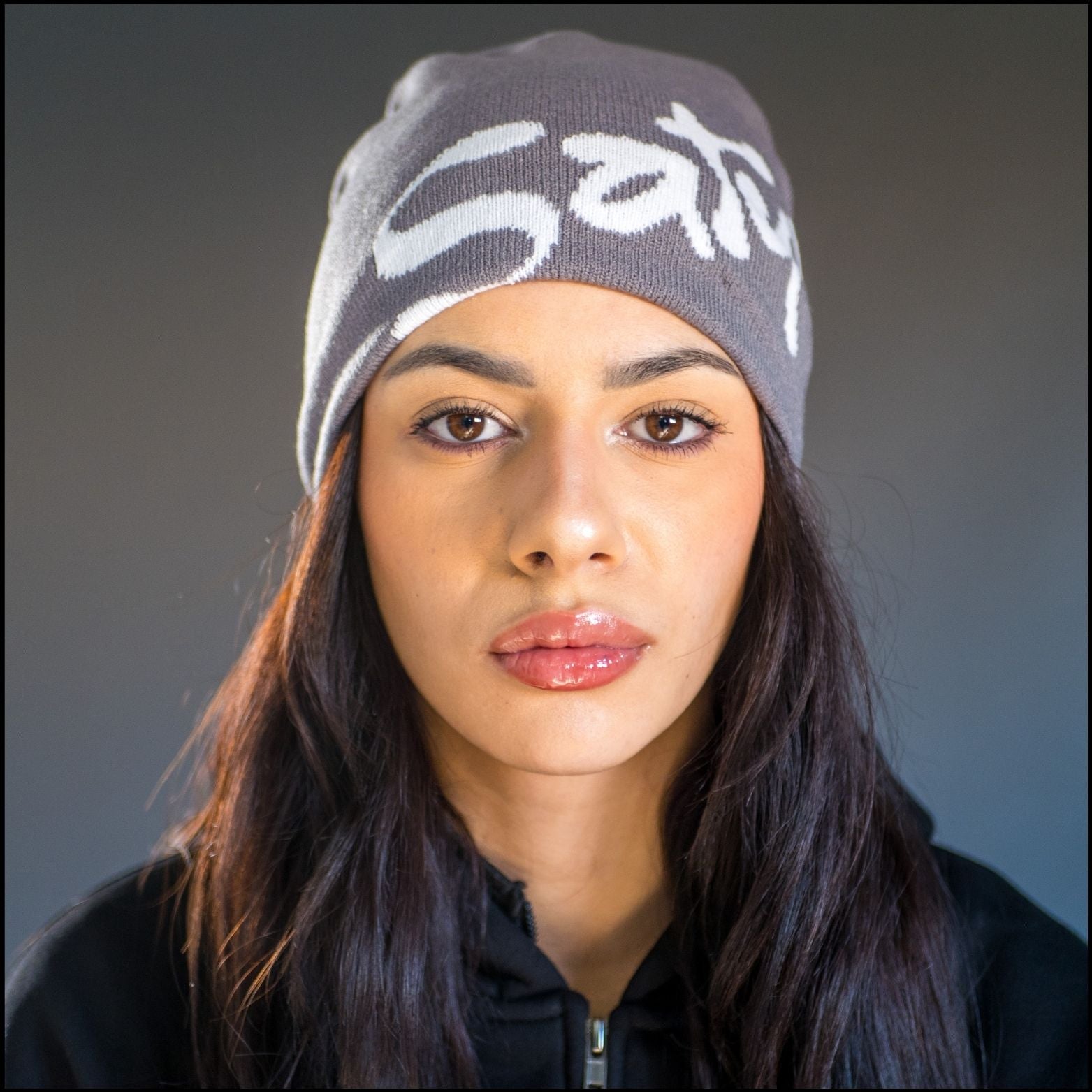 SatynBeanie Grau- Satin-Innenseite